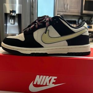 ❤️SOLD❤️Nike Dunk Low LX womens BRAND NEW